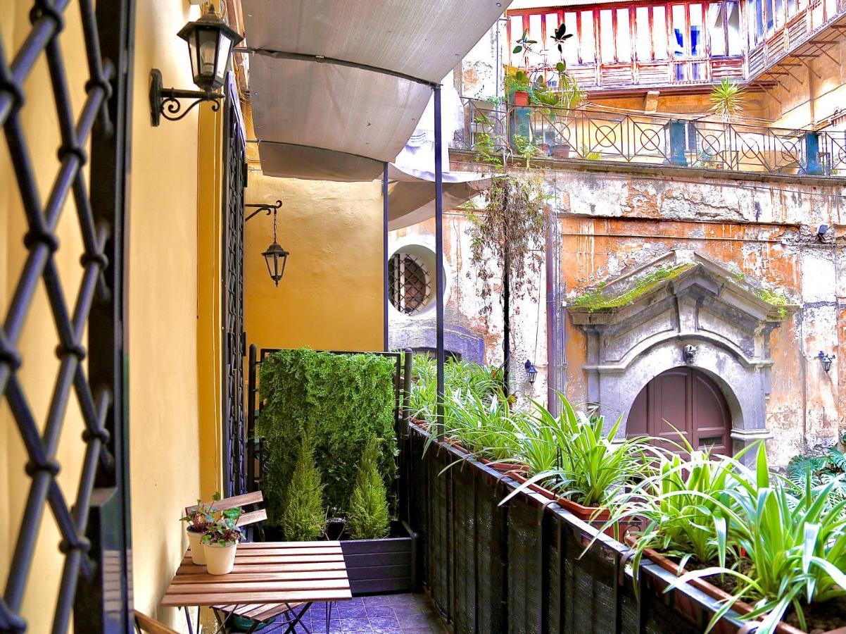 B&B Palazzo Solimena Napoli Bagian luar foto