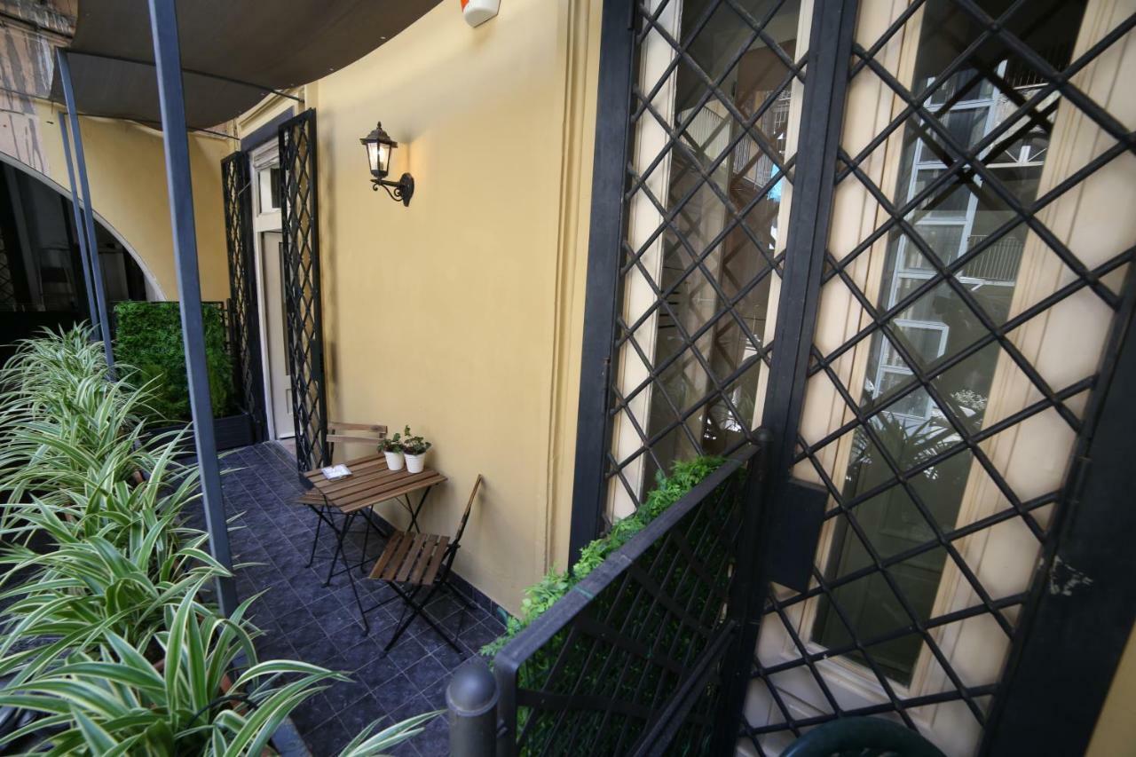 B&B Palazzo Solimena Napoli Bagian luar foto