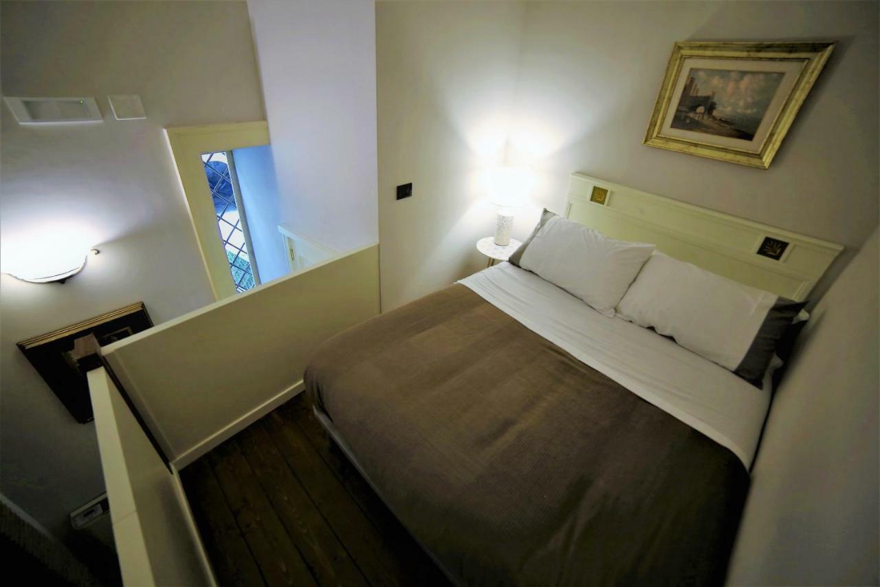 B&B Palazzo Solimena Napoli Bagian luar foto
